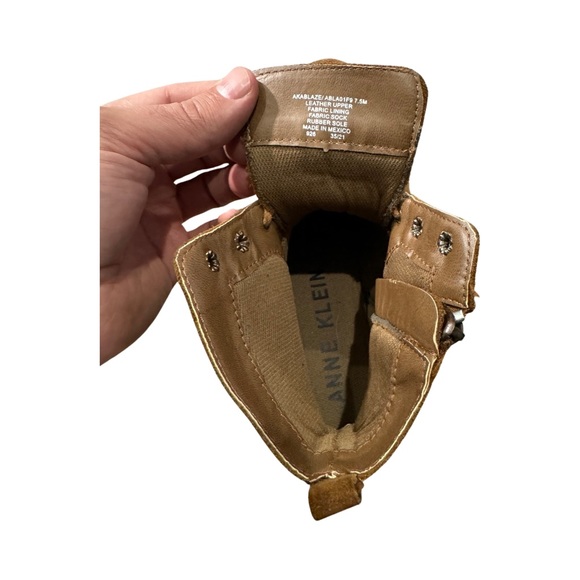 Anne Klein Abbott Combat Boot - leather - lug soles - size 7.5 - Picture 9 of 9